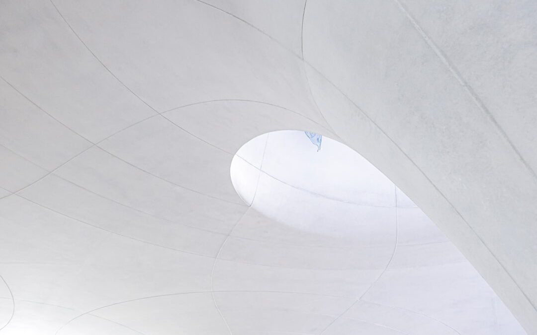 Sculpting Space Through Minimalist Materiality